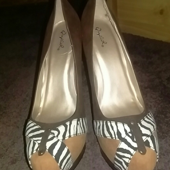 Shoes - Picture 2 of 5